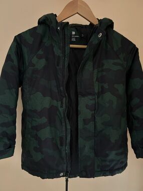 All In Motion Boys Camo Jacket Size 6/7 Lightweight Water Resistant Top-Layer